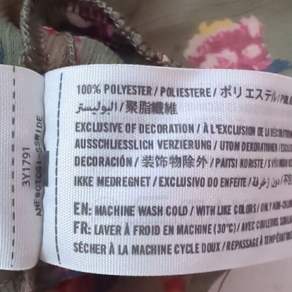 NWT Hollister Floral Blouse - Picture 7 of 7